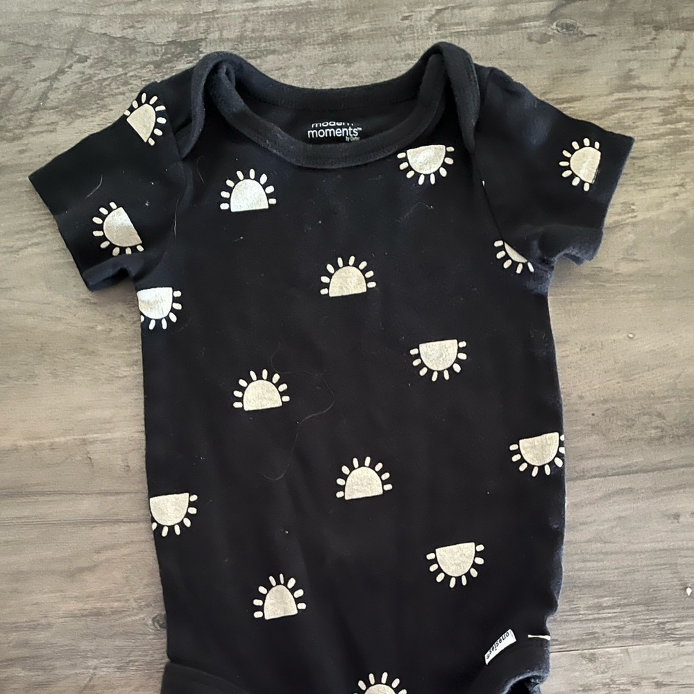 Modern Moments by Gerber 12 Mo Onesie